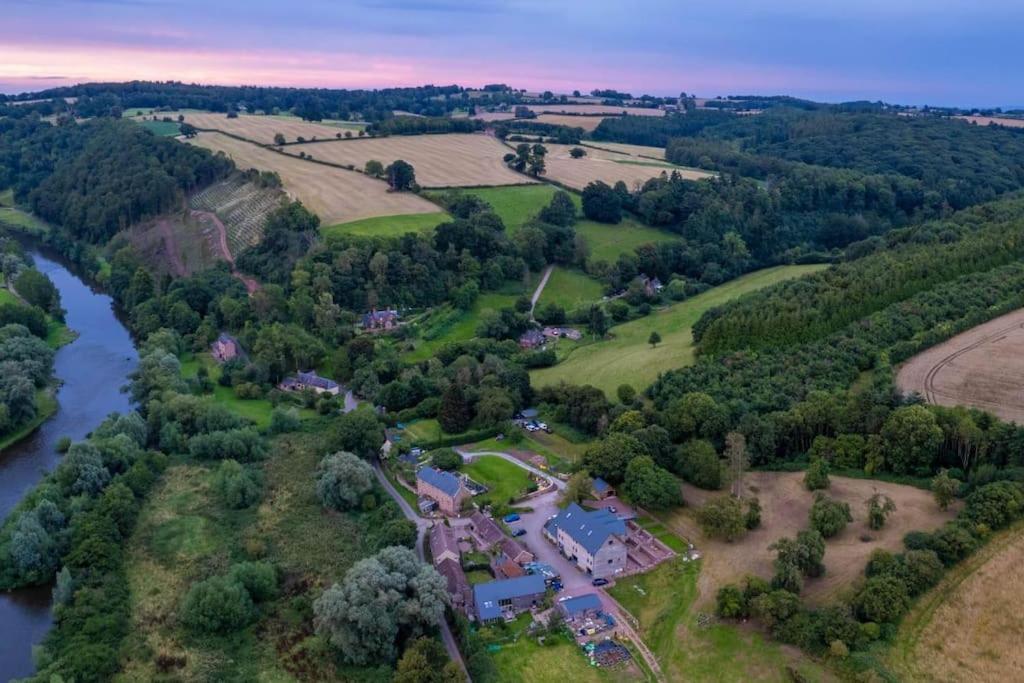 Cosy Cottage On Banks Of River Wye Foy Экстерьер фото