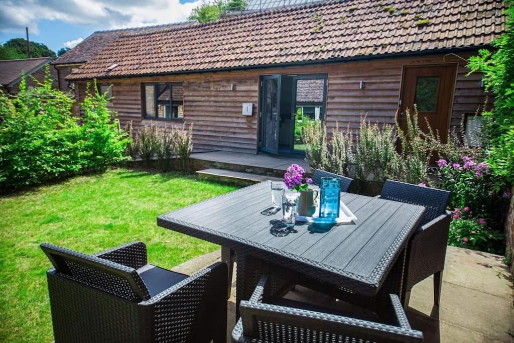 Cosy Cottage On Banks Of River Wye Foy Экстерьер фото