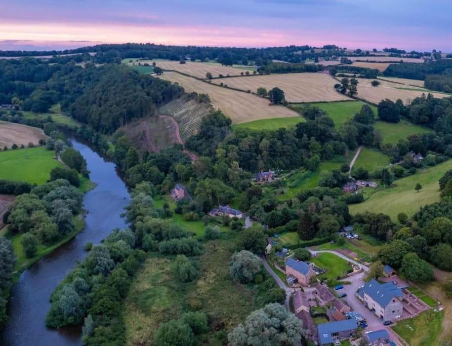 Cosy Cottage On Banks Of River Wye Foy Экстерьер фото